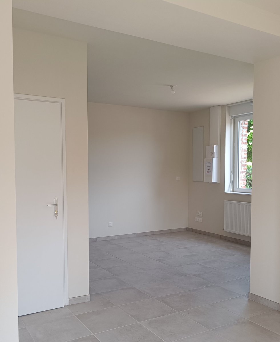 Mais qu'est ce ? Pas du Bauhaus...mais le planning de chantier de rénovation des logements SIA habitat de la cité Nouméa à Rouvroy #ERBM. Une visite éclairante avec la commission aménagement du Ceser des Hauts de France 🏗️🏠