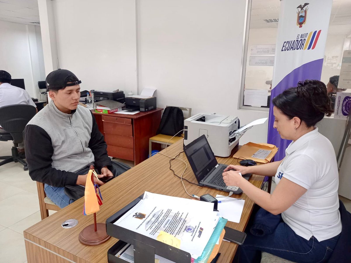 #SRIZonal3 

En #BañosDeAguaSanta nuestra brigada móvil atendió servicios tributarios como: inscripción de RUC, generación de claves, entre otras consultas ciudadanas.

¡Llegamos a todos los rincones del país!

#ElNuevoEcuador