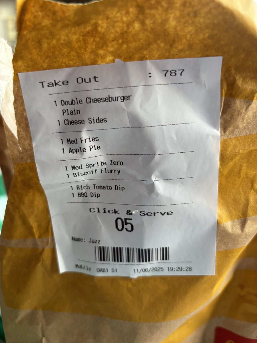 skipinrip's tweet image. Will I die?
#McDonaldsripon #mcdonalds
#foodpoisoning #isitworthit #sadtimes #applepie