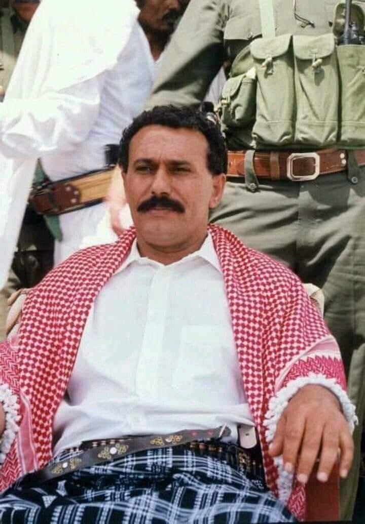 SabaAlAwadi2's tweet photo. قال لهم الزعيم هو ربيع عبري إسرائيلي أمريكي يُدار من غرفة بتل أبيب قالوا يشتوا تطبيع وبعد التطبيع تطويع وبعد التطويع سيطرة
مابعدا قالوا يرحل ارحل ارحل الكرسي تحتك ذحل
هاه وكيف طعم #ارحل عادكم بتطعموها

#فرحلوا_هم 
سلام الله على عفاش https://t.co/MldRUgFtY4