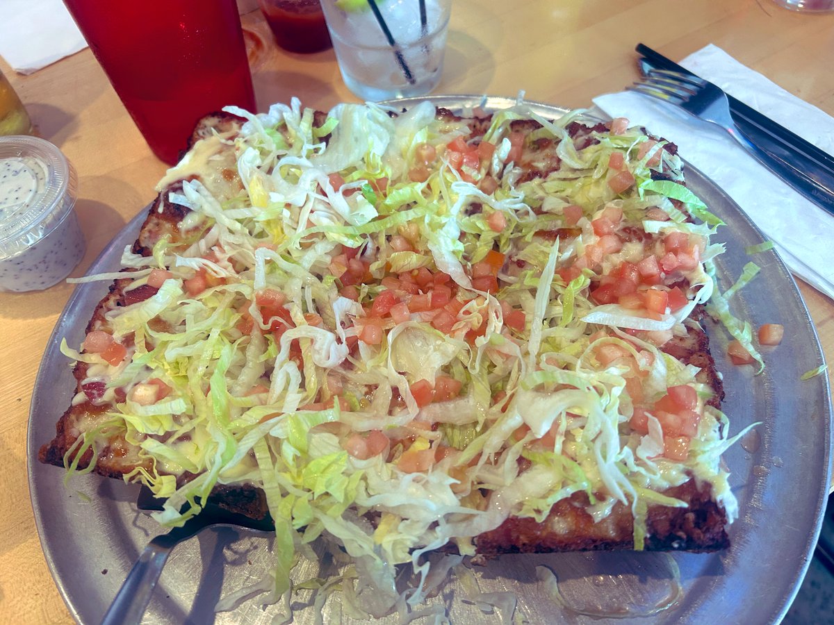 BLT pizza is the bomb at RJs pub in Rochester Hills 😊 #foodanddrink