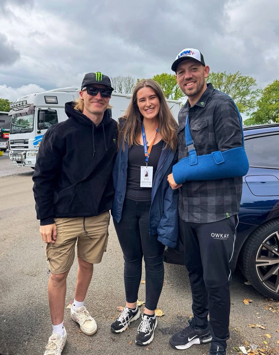 Guess which one fell off? Davey or Peter 🤔 140mph slams never feel good, but at least <a href="/peterhickman60/">Peter Hickman</a> was able to slip easily into his Owkay poly pants for maximum comfort!

Heal up quick Pete! 🤕