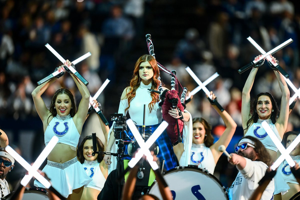 Bagpipes at an NFL halftime show?!

youtu.be/1xEK0bS91T4?si…