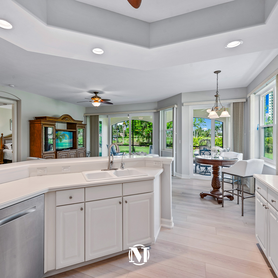 MichelleThomasT's tweet photo. Newly Listed:
1263 Rialto Way #102 #NaplesFL
3 Bed | 2 Bath | 1,836 Sq Ft
Offered at $625,000
View listing: https://t.co/6VHFy1MNde
Michelle Thomas
239.429.0727
michelle@michellethomasteam.com
#michellethomasteam #sothebysrealty #hammockbay #naplesfl #swflliving #swflhomes https://t.co/IhzfeLd799