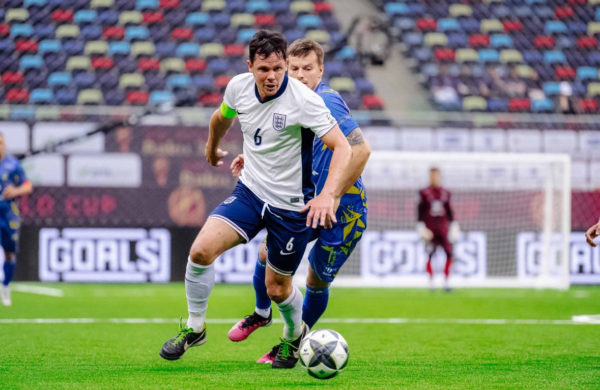 4️⃣ As the most capped player in England’s history, how does this current squad compare to the other teams you’ve been a part of throughout your career?

🗣️This squad is right up there. The togetherness, discipline, and hunger were exceptional. It’s one of the most unified groups