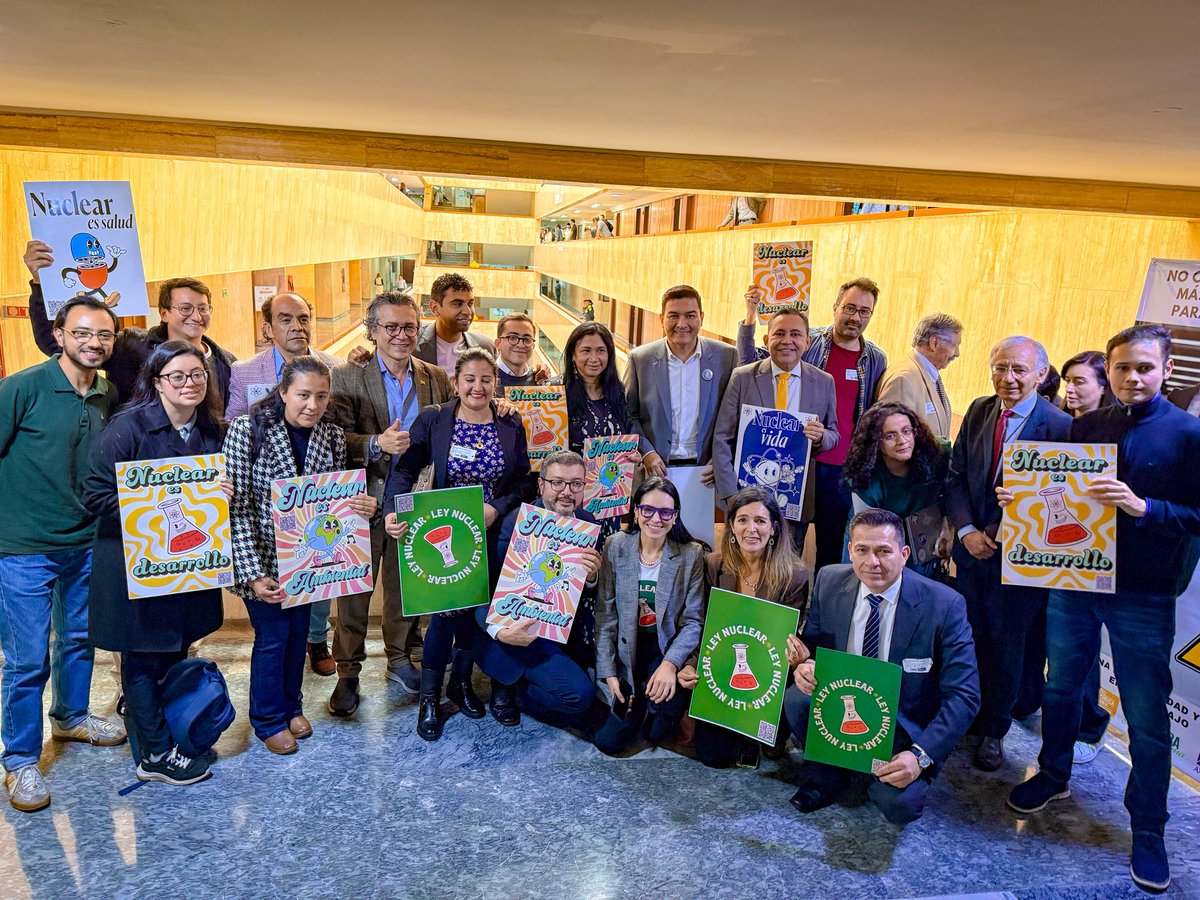 HugoArchilaS's tweet image. Avanzamos en el congreso para que miles de pacientes con cáncer accedan a tratamientos que ya existen en Colombia. Como Autor del Proyecto de Ley Nuclear 'Átomos Para la Vida', agradezco a la Comisión 1ra, por la aprobación en 1er. debate de esta iniciativa. 👏🏻💪🏼#LeyNuclearYa
