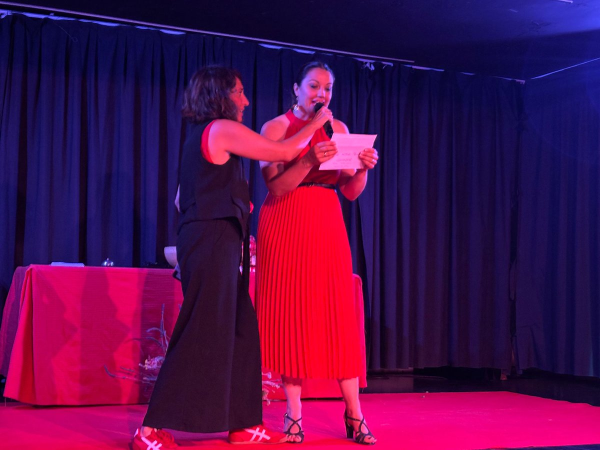 Joaquín Romero Murube (@ies_jrmurube) on Twitter photo GALA FINAL
El XII Certamen Teatral Polígono Sur ha puesto su broche de oro un año más, con la Gala de entrega de premios. Durante una tarde amenizada por Almudena Zurita, con el apoyo de <a href="/francaballer0/">Fran Caballero</a>, se han entregado los galardones a los grupos premiados GALA FINAL
El XII Certamen Teatral Polígono Sur ha puesto su broche de oro un año más, con la Gala de entrega de premios. Durante una tarde amenizada por Almudena Zurita, con el apoyo de <a href="/francaballer0/">Fran Caballero</a>, se han entregado los galardones a los grupos premiados