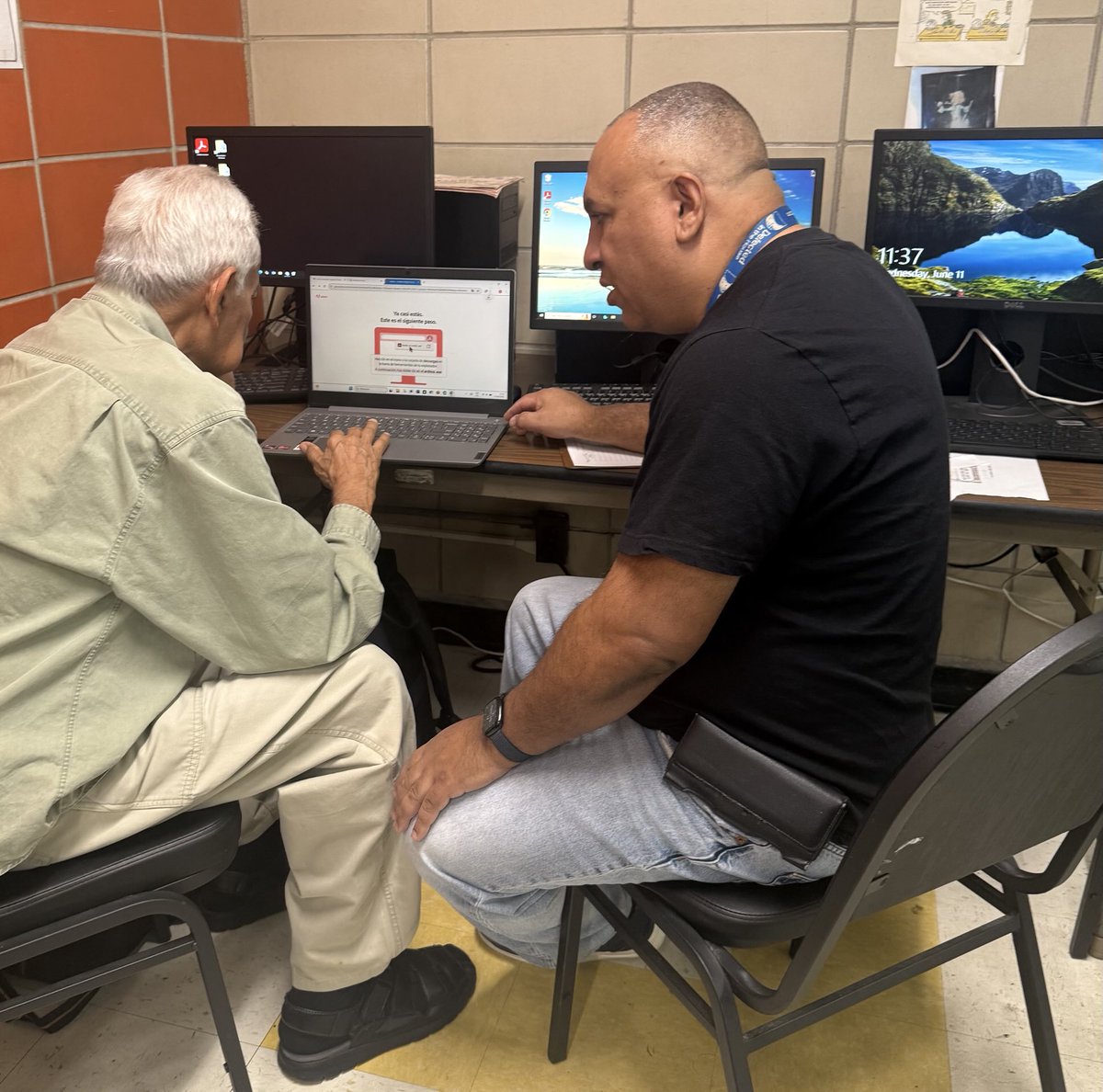 We remind our #Bronx #seniors that every Wed from 11am-12noon we stop by the ⁦<a href="/RAINinc1964/">R.A.I.N.</a>⁩ Middletown Senior Center to help members navigate their computers, or help navigate their own laptops and mobile devices. Having trouble with email or phone photos? We can help!