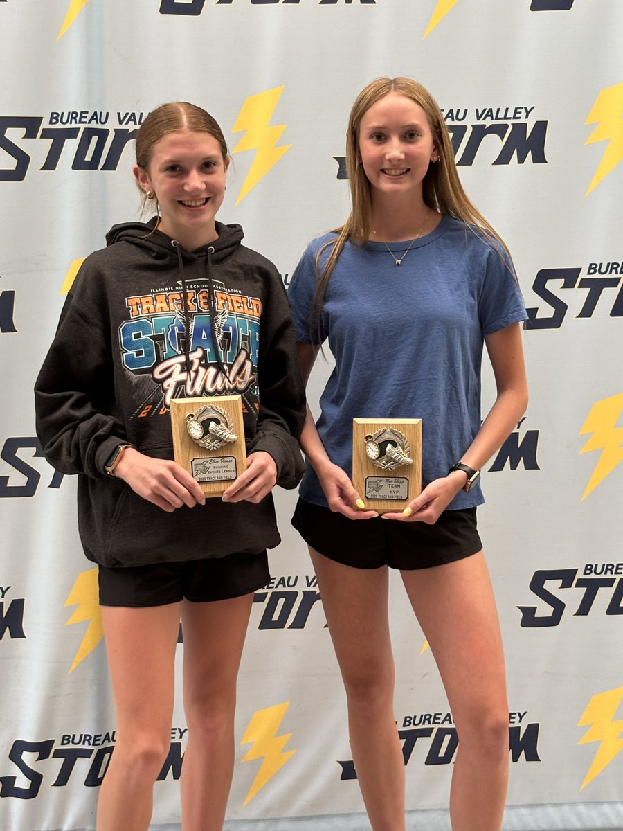 bvtrack's tweet image. Congrats to our season award winners! Girls- Field MVP Landry Hitzler, Running MVP- Elise House Team MVP- Mya Shipp
Boys- Field MVP Justin Moon, Running MVP- Andrew Roth, Team MVP @LHulsing30007