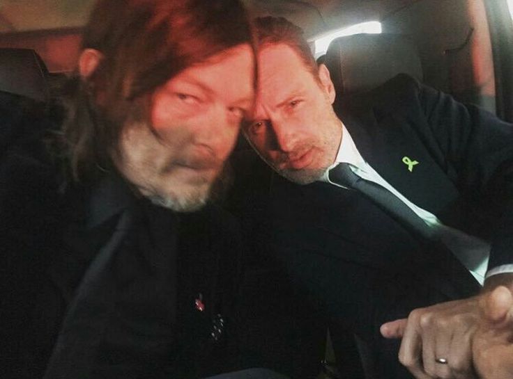 lovxtwd's tweet image. .