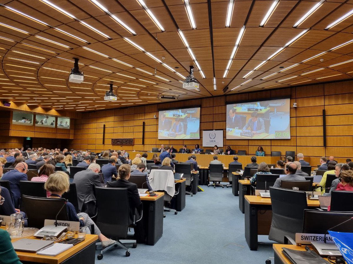 함상욱 대사는 6.9.(월)부터 일주일간 개최되고 있는 IAEA 6월 정기이사회에 참석 중입니다.

이번 정기이사회에서는 북한 핵문제, 이란 핵문제, 시리아 핵문제, 우크라니아 원자력 안전.안보 등이 논의되고 있습니다.