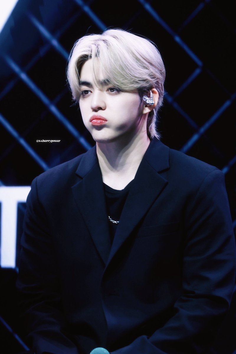 cherrypower_x's tweet photo. 250608 HAPPY BURSTDAY GV

꿀꿀이ϵ( 'Θ' )϶~

#SEVENTEEN #세븐틴 
#HAPPY_BURSTDAY
#에스쿱스 #SCOUPS #최승철 #エスクプス https://t.co/ZbQKrG6FdY