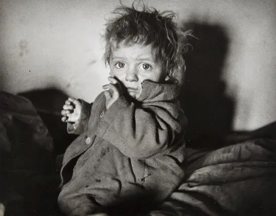 Warsaw ghetto, hungry child.
📷 Roman Vishniac