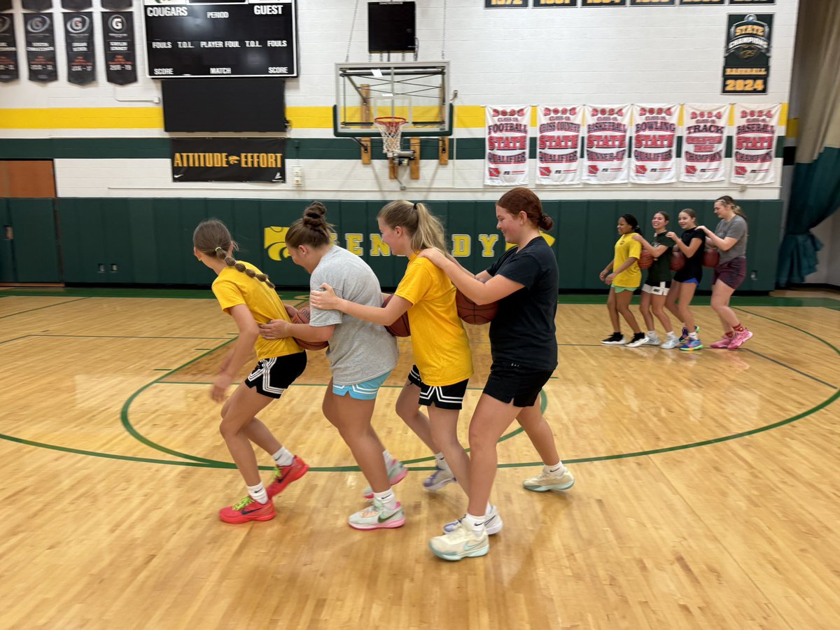 DAY 3 of CAMP✔️

Today we talked about BEING COACHABLE and how important it is to acknowledge your coach &amp; how to take feedback‼️ Below are our Cougar Ballers of the day🤩