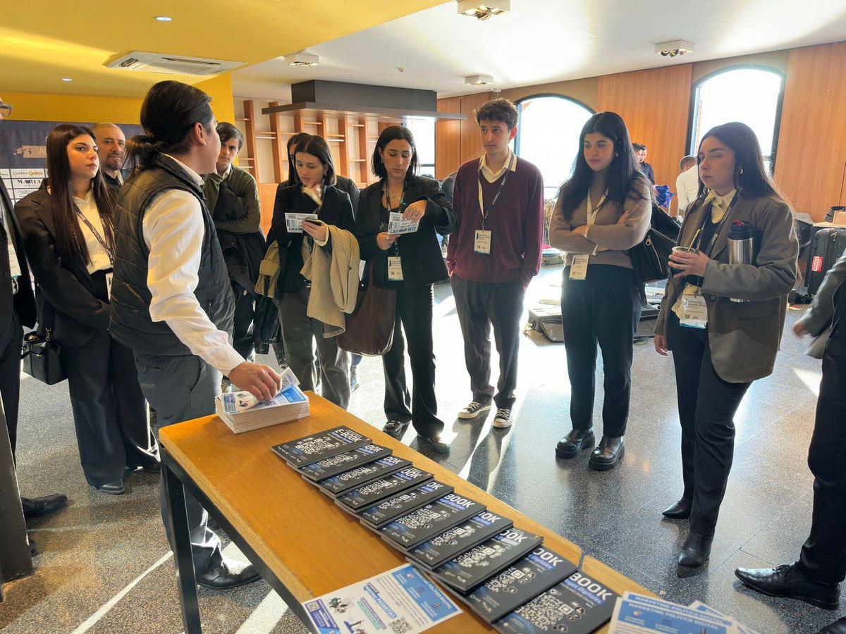 Estamos en la UCA compartiendo e intercambiando conocimientos y experiencias sobre campañas legislativas 

Súmate a la cobertura digital con el hashtag #CongresoBA 📲