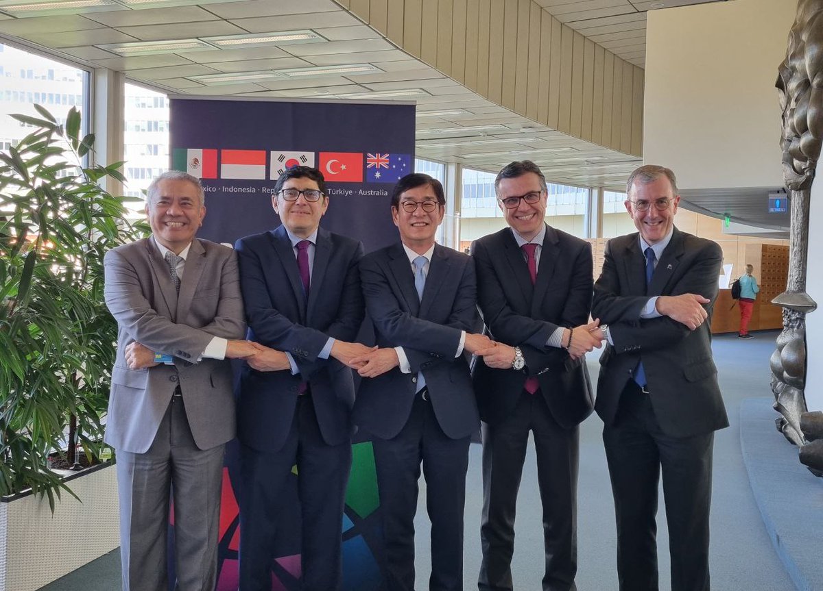 우리 대표부는 6.11.(수) IAEA 6월 이사회 계기 믹타(MIKTA) 회원국들(멕시코, 인도네시아, 튀르키예 및 호주)과 ‘믹타 음식 나눔 행사(MIKTA Food Sharing Event)’를 비엔나 국제회의장에서 개최하였습니다.