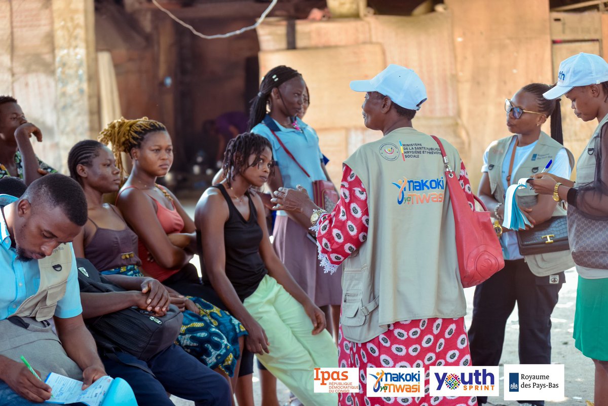 #Kisangani: 
#AI2SR 
Ce mardi 10 juin, nous <a href="/AJDDH6/">AJDDH</a> avons fait du porte à porte dans la ZS Makiso-Kisangani.  
Avec l'appui de <a href="/YouthSprint/">YOUTH SPRINT</a>, nous avons sensibilisé des communautés locales sur les #DSSR 🙌

#Makokiyamwasi