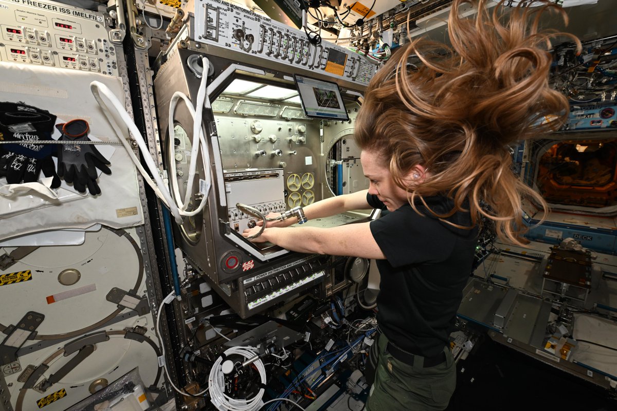 Astro_Ayers's tweet image. I got to install some hardware into our Microgravity Science Glovebox (MSG) this week! This is the Ring-Sheared Drop-IBP-2 experiment that studies the behavior of protein fluids in microgravity and tests computer models to predict that fluid’s behavior.
In microgravity, we can…