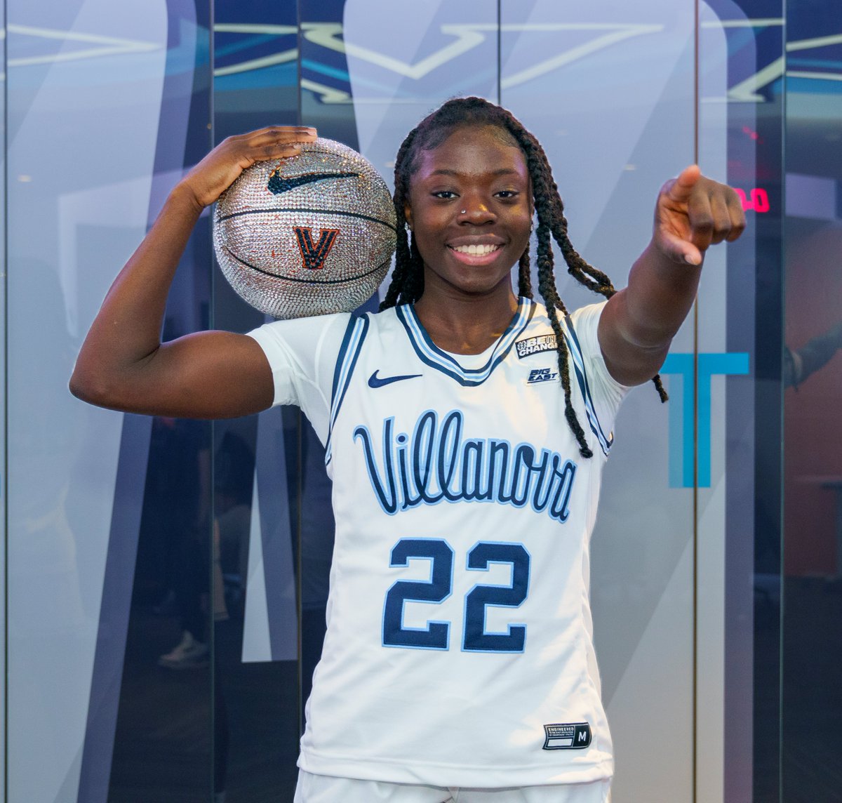 #NovaNation, join us in wishing a 𝓱𝓪𝓹𝓹𝔂 𝓫𝓲𝓻𝓽𝓱𝓭𝓪𝔂 to incoming freshman MD Ntambue! 😸🎉