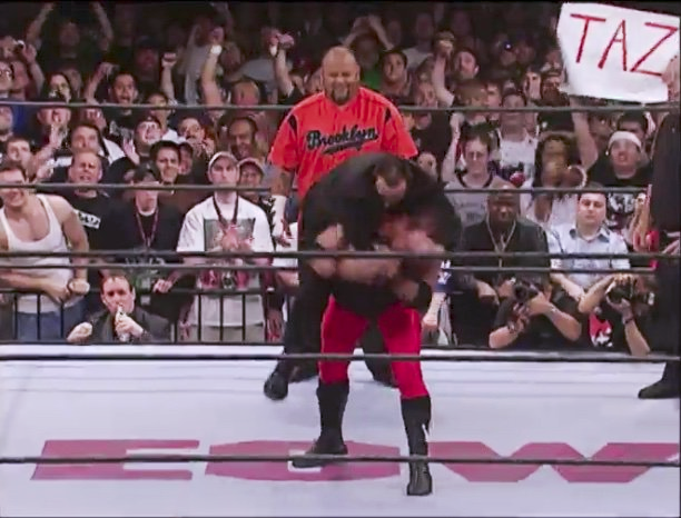 wrestle_hist's tweet photo. 6/11/2006
Tazz (in his final match) defeated Jerry Lawler in 35 seconds by technical submission at ECW: One Night Stand from the Hammerstein Ballroom in New York City, New York.
#WWE #ECW #OneNightStand #Tazz #TheHumanSuplexMachine #JerryLawler #TheKing #JoeyStyles https://t.co/rrFYXOpDsG