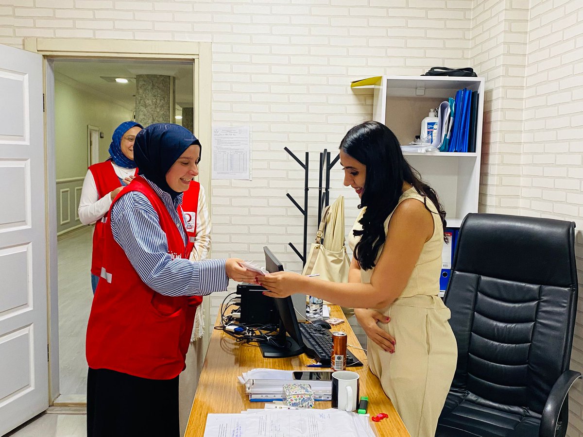 Kızılay 157 Yaşında!
Kızılay Kadın olarak, bu anlamlı günde el emeğimizle hazırladığımız Kızılay hilallerini, kadın kurum çalışanlarımıza ve kıymetli vatandaşlarımıza hediye ettik.
Dayanışmanın, şefkatin ve emeğin simgesi Kızılay’ın nice yıllar yaşaması dileğiyle♥️🌙