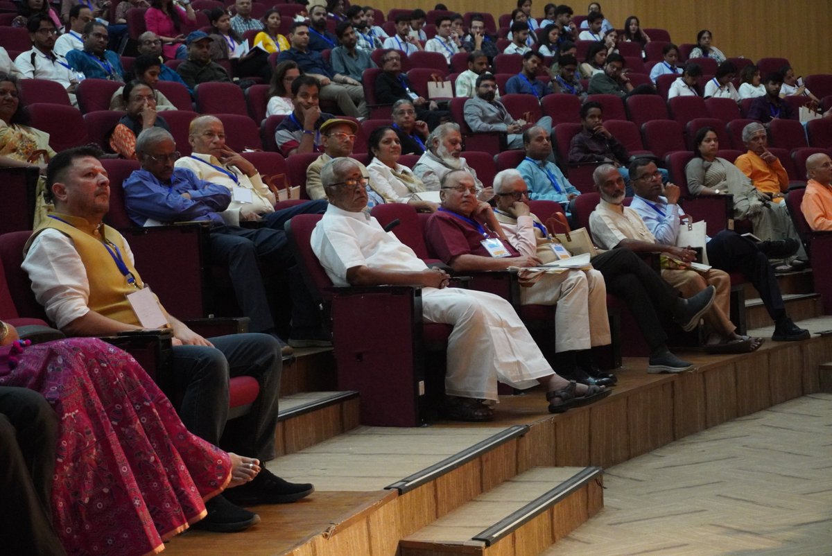 Dir_IIT_Mandi's tweet image. Last week, #MBCC2025 at @iit__mandi marked a powerful confluence of more than 400 researchers. Neuroscience, Vedanta & civilizational consciousness came together in lively sessions led by global leaders and visionaries. @PMOIndia @EduMinOfIndia @PIB_India @IKS_Media