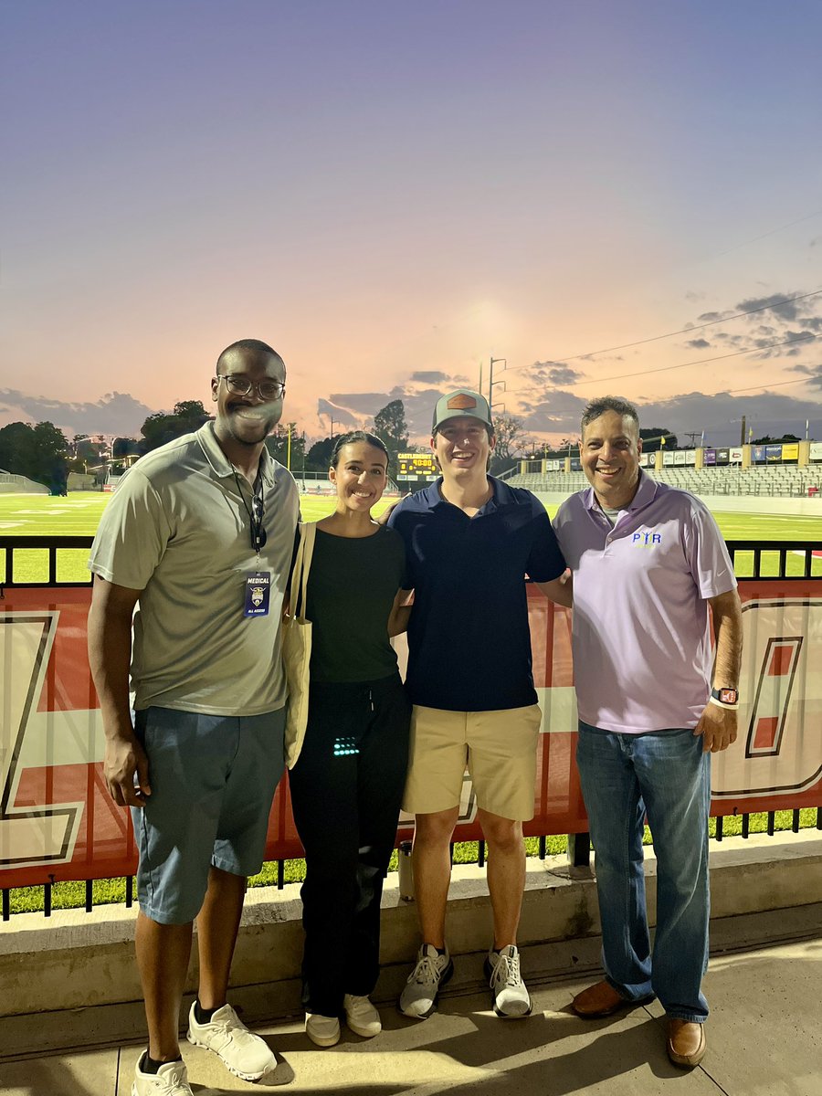 AustinJDriskill's tweet photo. Grateful for the opportunity to provide sideline coverage for the Fort Worth Vaqueras semi-pro women's soccer team ⚽ Being part of their care team reminds me why I love this field. Can’t wait to be a PM&amp;R resident doing this regularly one day! #SportsMed #PMR #Vaqueras https://t.co/Gx2Z45M3Zx