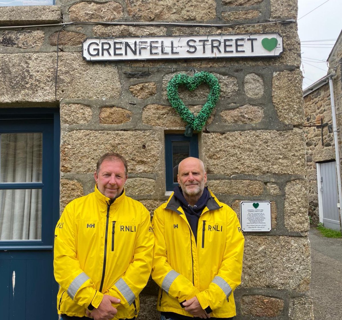 💚Solidarity 💚<a href="/penleelifeboat/">RNLI Penlee Lifeboat</a> Coxwain
<a href="/patchharvey69/">Patch Harvey</a> and Andrew Wood popped over to pay their respects ahead of the 8th anniversary of #Grenfell Tower Fire on Saturday. 🙏<a href="/RNLI/">RNLI</a> for your steadfast support! <a href="/GrenfellTowerMC/">Grenfell Tower Memorial Commission</a> <a href="/GrenfellUnited/">Grenfell United</a>