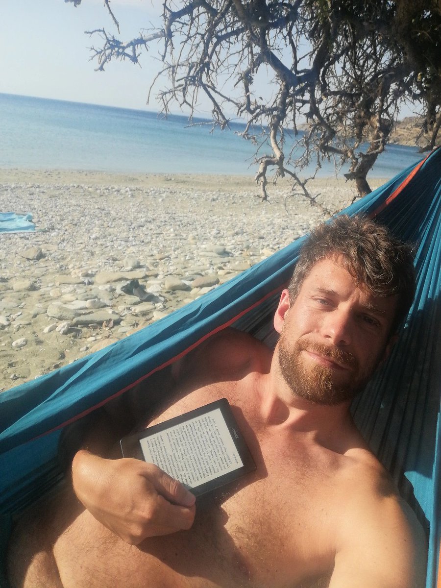 Pare ci siano palloncini da scoppiare oggi 😬🎂