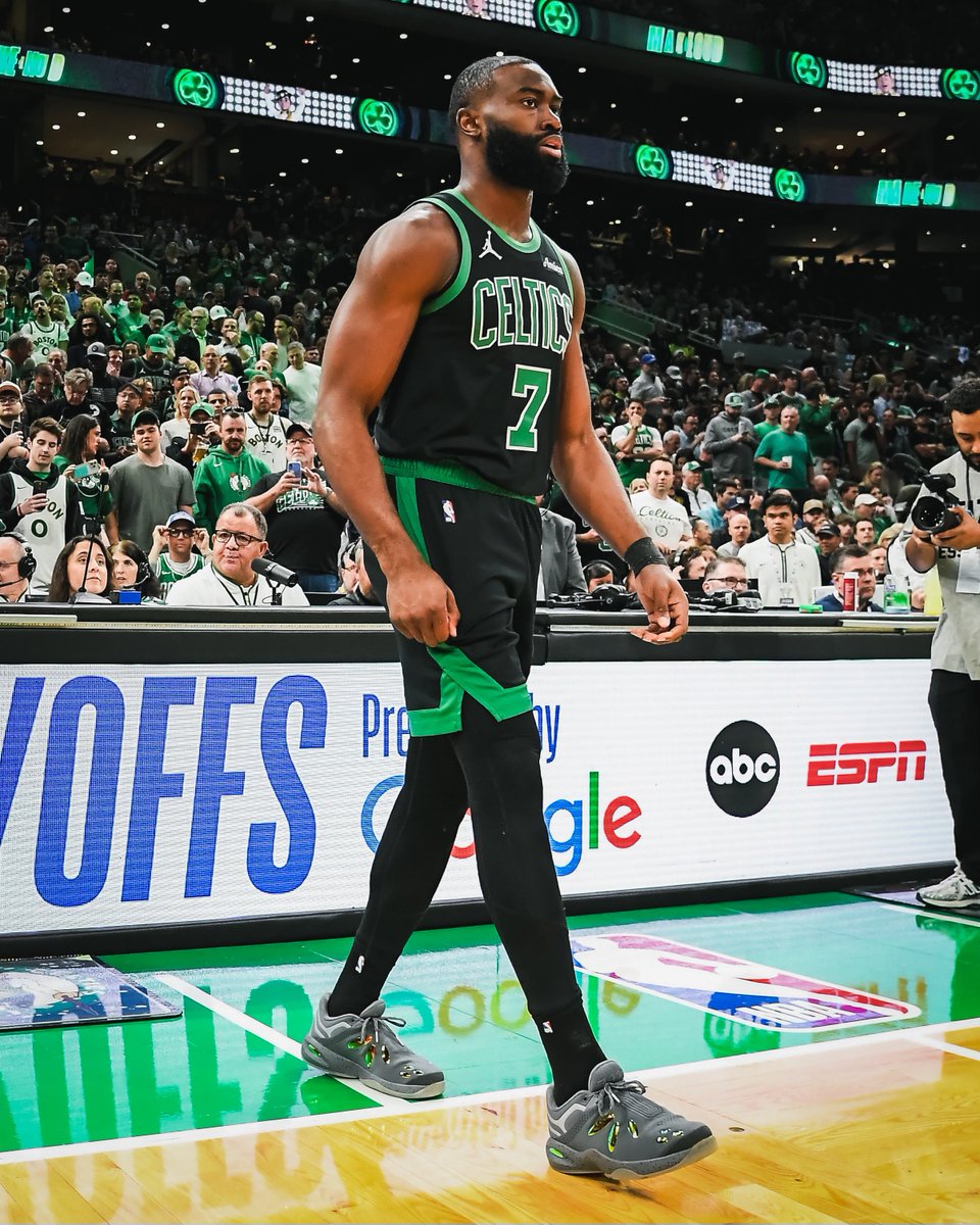 celtics's tweet image. Jaylen Brown today underwent a successful right knee arthroscopic debridement procedure. He is expected to participate in training camp without limitation.
