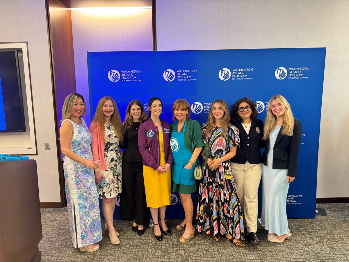 SusanDavisIntl's tweet image. Each summer, SDI welcomes a @WIPLive intern — and we love meeting them at Celtic Chefs! Great to see @SpaceNorah, @IrelandAmbUSA, and welcome Jessica Graham, our new intern from @QUBelfast. Glad to have her on board! #WashingtonIrelandProgram #WIP #Ireland