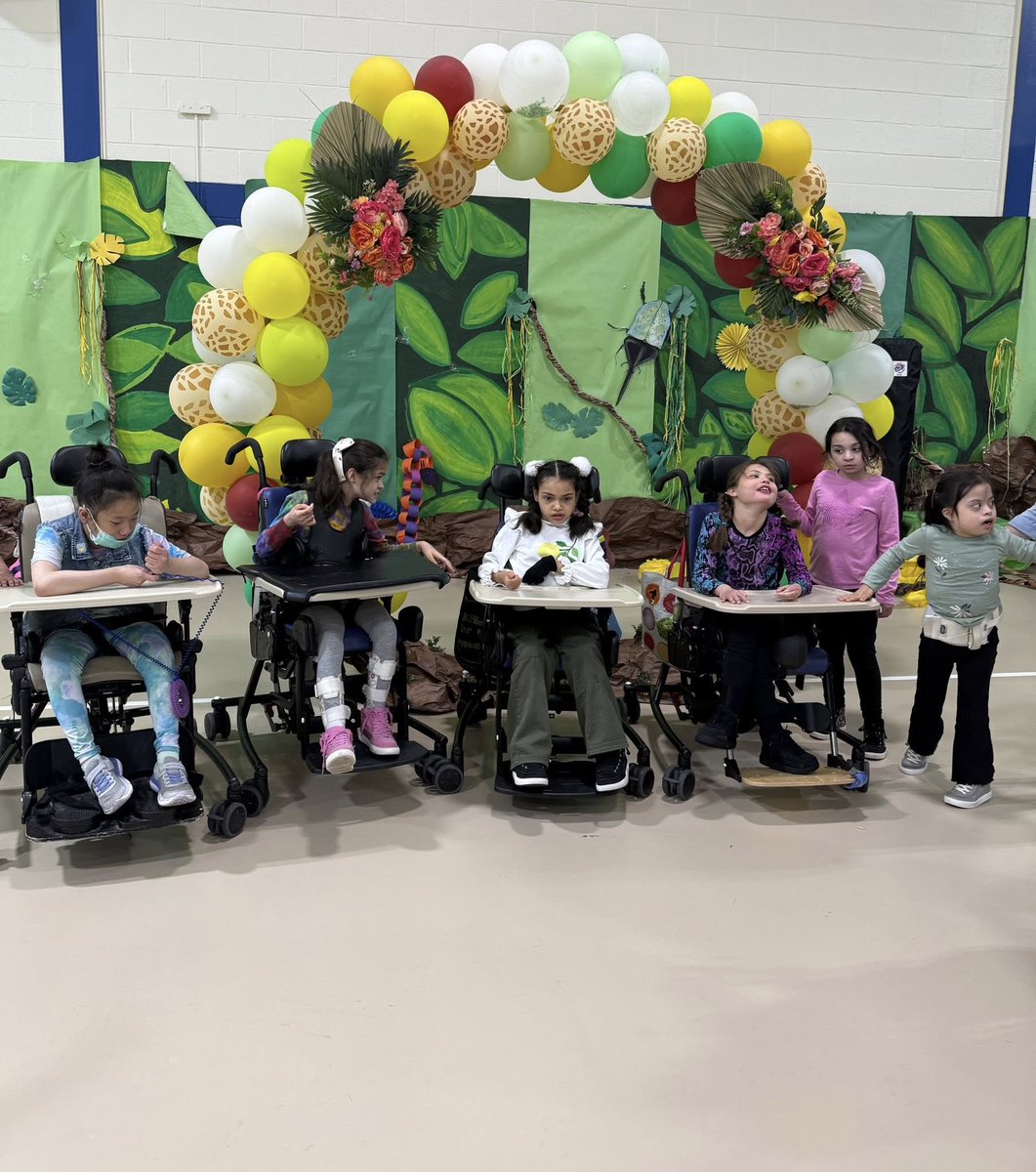 Students at Bergen County SSSD's Bleshman Regional Day School danced together at the prom and soaked in the beauty of the unforgettable decorations. These special moments of celebration, friendship, and memories that will last a lifetime! #NJSpecialServices