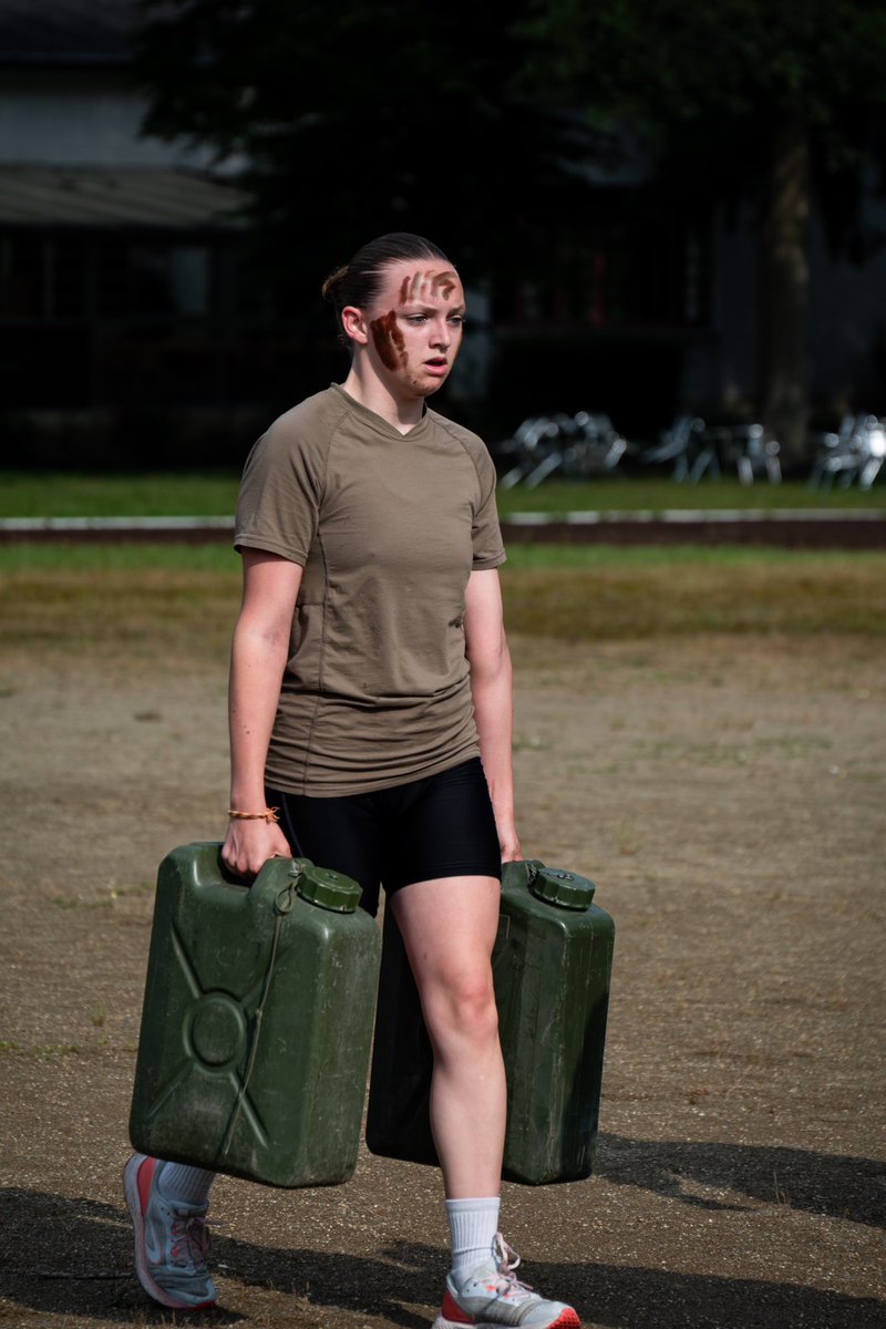 Vendredi dernier, nous avons accueilli une centaine de lycéens issus de nos classes de Défense. 🤝🏼
Lors de cette journée, ils ont pu se mesurer au parcours de la Bigor Race aux côtés de militaires mais aussi en apprendre davantage sur notre rôle, nos missions et nos matériels.
