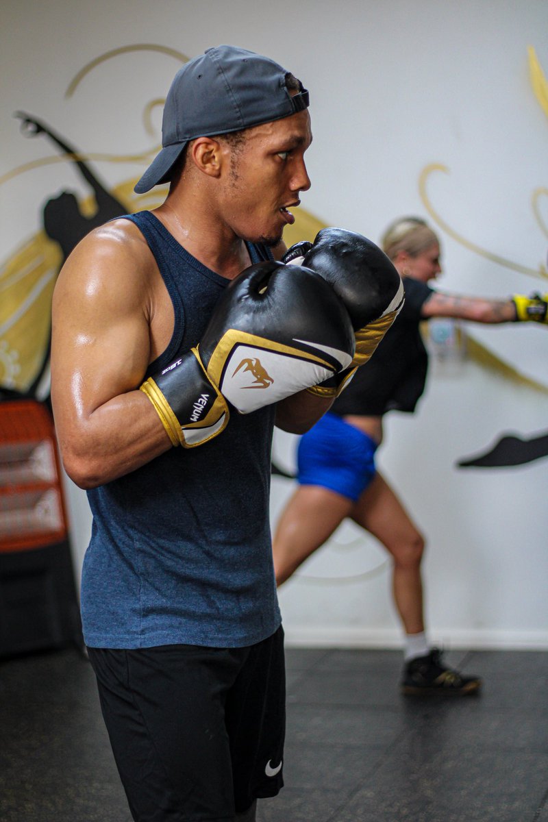 Any last minute sponsors or endorsements want to jump on board on board and support the journey hit me up 3 days out! Belt to *ss come Saturday ⏰😤🦍

Fight streamed on lounges tv 📺 

lounges.tv/lounge/details…