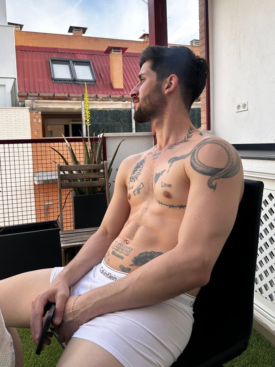 enzzo_mf's tweet photo. Haciéndome el setzi 🤪
Pd: 8 meses sin ir al gym y todavía en forma🤌🏻🤌🏻 https://t.co/VeRNMsCaYj
