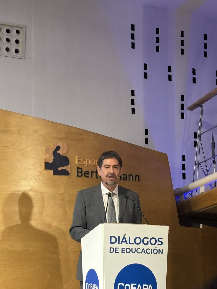 @ceceandalucia asistimos a diálogo de <a href="/cofapa/">Colette FAVARD PAPON</a> con el Secretario de Estado del <a href="/educaciongob/">Ministerio de Educación, FP y Deportes</a> A pregunta de si se actualizará el módulo de otros gastos responde que primero hay que atender las necesidades de la pública y después veremos que hacer en la concertada!!!!!