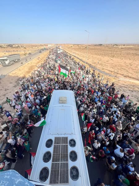 🚨In solidarity with the Fr€€dom M¤dleen, tens of thousands of people are traveling by land from Algeria, Morocco, Tunisia, Libya, Mauritania, and Egypt heading to the R¤fah border!
to break the s!€ge on G¤ZA. 

↪️ The Sum¤ud c¤nvoy is growing with every mile from every