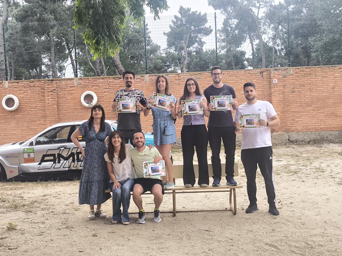 Hoy se han entregado los premios de Recreos Activos: Desayuno saludable, 1º clasificado Fútbol Sala y 1º Clasificado Voleibol.
¡Enhorabuena! 👏👏👏
