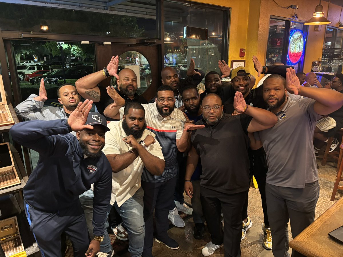 CoachCam18's tweet image. Had an Amzazing time at my 4th NACDA Convention!! Ready to take everything I&apos;ve learned and apply to my everyday role!! One of my favorite quotes from the week was “ Open up the door for me, Il get it myself” - James Brown #BuildingCommunity