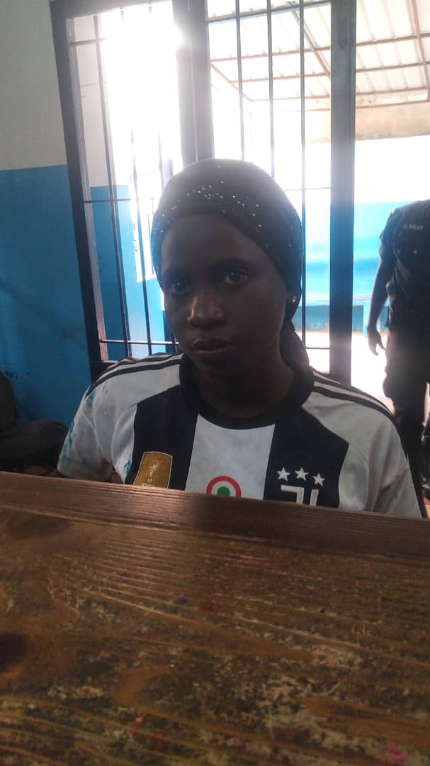 Help and clean mind _ Dimbalantei ak raxass xel (@help_clean_mind) on Twitter photo 🚨🚨🚨 qui connais quelqu'un qui est de #medina #thierno à #Ziguinchor svp 🙏
Son nom Sofiatou Diallo fille de Mamadou et de Maïmouna Diallo domicilié à médina thierno
retrouvez dans la rue hier soir !
Aidez nous à retrouver sa famille
<a href="/Ziguinchor_sn/">Département de Ziguinchor</a> <a href="/sane932/">𝗦𝗮𝗻𝗲 𝗠𝗮𝗹𝗮𝗻𝗴 🇸🇳🇸🇳🇬🇲🇬🇲</a> <a href="/Nabyleu/">PunchTchineur 📜🫖</a> 🚨🚨🚨 qui connais quelqu'un qui est de #medina #thierno à #Ziguinchor svp 🙏
Son nom Sofiatou Diallo fille de Mamadou et de Maïmouna Diallo domicilié à médina thierno
retrouvez dans la rue hier soir !
Aidez nous à retrouver sa famille
<a href="/Ziguinchor_sn/">Département de Ziguinchor</a> <a href="/sane932/">𝗦𝗮𝗻𝗲 𝗠𝗮𝗹𝗮𝗻𝗴 🇸🇳🇸🇳🇬🇲🇬🇲</a> <a href="/Nabyleu/">PunchTchineur 📜🫖</a>