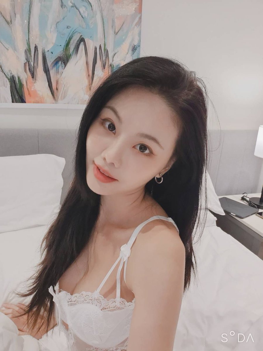 ชอบสีขาวมั้ยคะ 🤍
>> onlyfans.com/nanzii