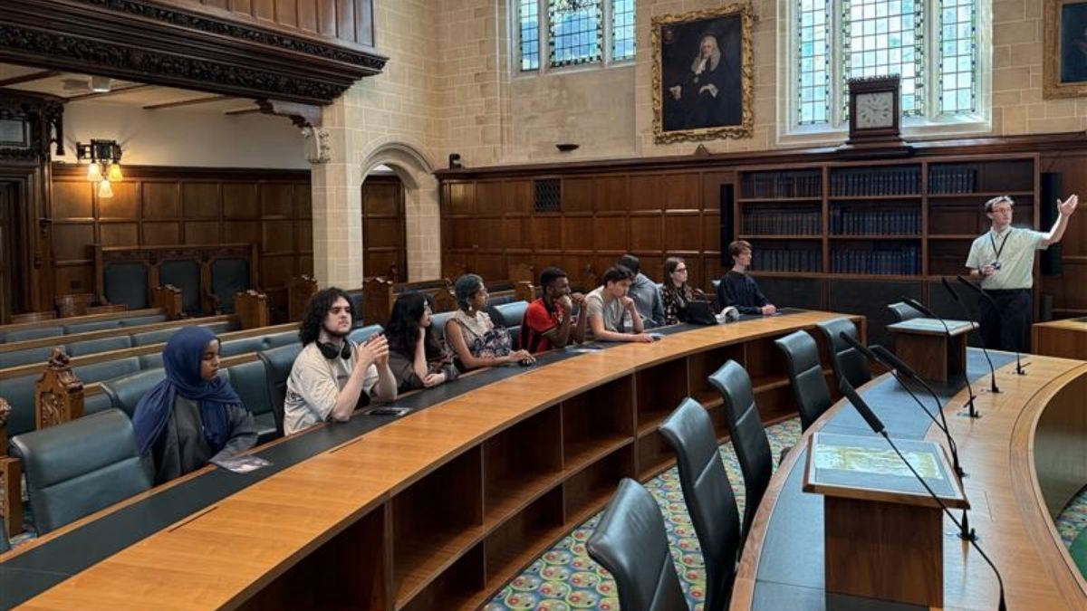 Politics students recently visited The UK Supreme Court in Westminster, getting the opportunity to tour courtrooms and learn the history of the establishment.

It was a super informative and important trip for our learners - read more here: buff.ly/tMuR7xU