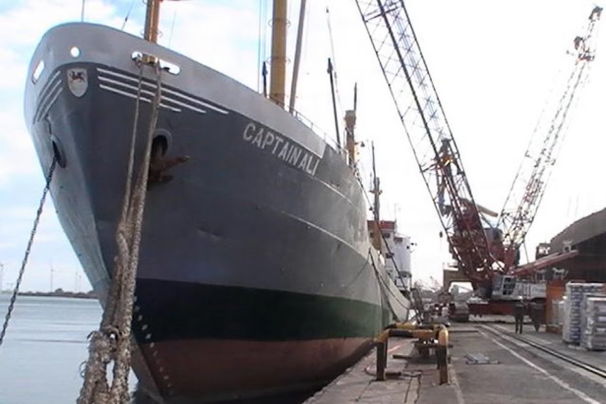 Many of us lived through 2 genocides in our lifetime-2009 in Tamil Eelam &amp; since 2023 in Gaza

Both same blueprint: “no fire zones,” mass civilian slaughter &amp; international silence

Aid ships like MV Captain Ali for Tamils &amp; flotillas to Gaza blocked

#GazaGenocide
#TamilGenocide