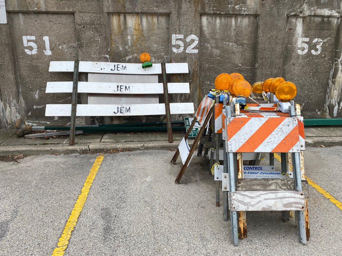 Keep track of the latest information regarding construction projects in in #OakPark at oak-park.us/construction. Simply click the project updates tab at the top of the page for regular updates on specific projects. The site also includes an interactive map that residents can use