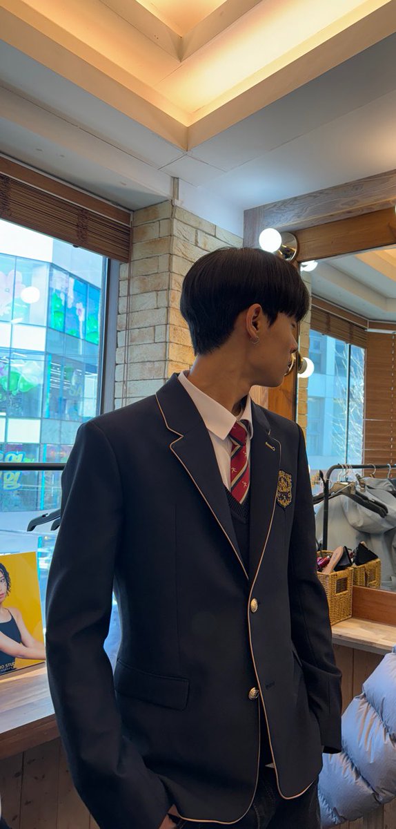 myunglanbread's tweet photo. 보이즈플래닛 2 80번 김영준 

키 181 인데 10년생이래 ㅋㅋ 말이 안 되는데
한림예고 실무과 재학중이고 락킹 전공이래
이미 평판은 너무 좋고 미담도 있음
막내로 어때 진짜 진심…

🗳️https://t.co/1kpQVWFYuS

#보이즈2플래닛 #김영준 #kimyoungjun #BOYS2PLANET #ボイプラ2 #キム·ヨンジュン https://t.co/SbJqIY51Vn