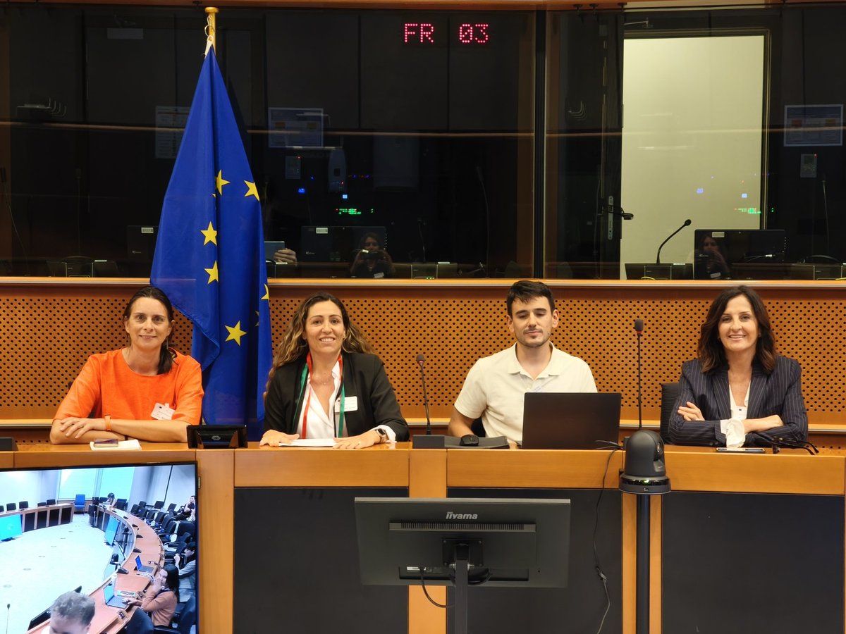 UGT País Valencià (@ugtpv) on Twitter photo 📢 Alzamos voz en el Parlamento Europeo
<a href="/ISCOD_UGT_PV/">ISCOD-PV. Sindicalistas sin fronteras</a> y ECOSOL/PETJADES denuncian incumplimientos del TLC entre UE y los países andinos en caña de azúcar y la minería
🚨Colombia 11 sindicalistas asesinados en2023 -24
🚨Ecuador. Minería amenaza comunidades productoras de panela 📢 Alzamos voz en el Parlamento Europeo
<a href="/ISCOD_UGT_PV/">ISCOD-PV. Sindicalistas sin fronteras</a> y ECOSOL/PETJADES denuncian incumplimientos del TLC entre UE y los países andinos en caña de azúcar y la minería
🚨Colombia 11 sindicalistas asesinados en2023 -24
🚨Ecuador. Minería amenaza comunidades productoras de panela