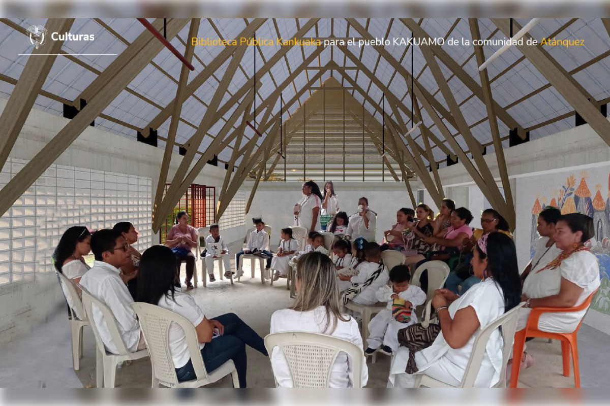 mincultura's tweet image. 📚🌿 En el corazón de la Sierra Nevada, donde el saber se transmite por la palabra viva y la memoria de los mayores, construiremos una nueva casa para los saberes del pueblo kankuamo.

Anunciamos la creación de una biblioteca pública en Atánquez, Cesar —un espacio con identidad