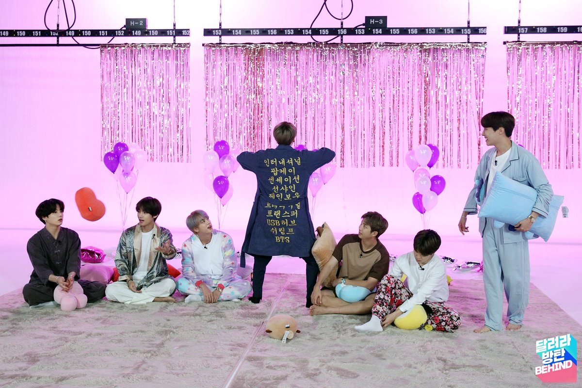 International Pop-K Sensation Sunshine Rainbow Traditional Transfer USB Hub Shrimp BTS