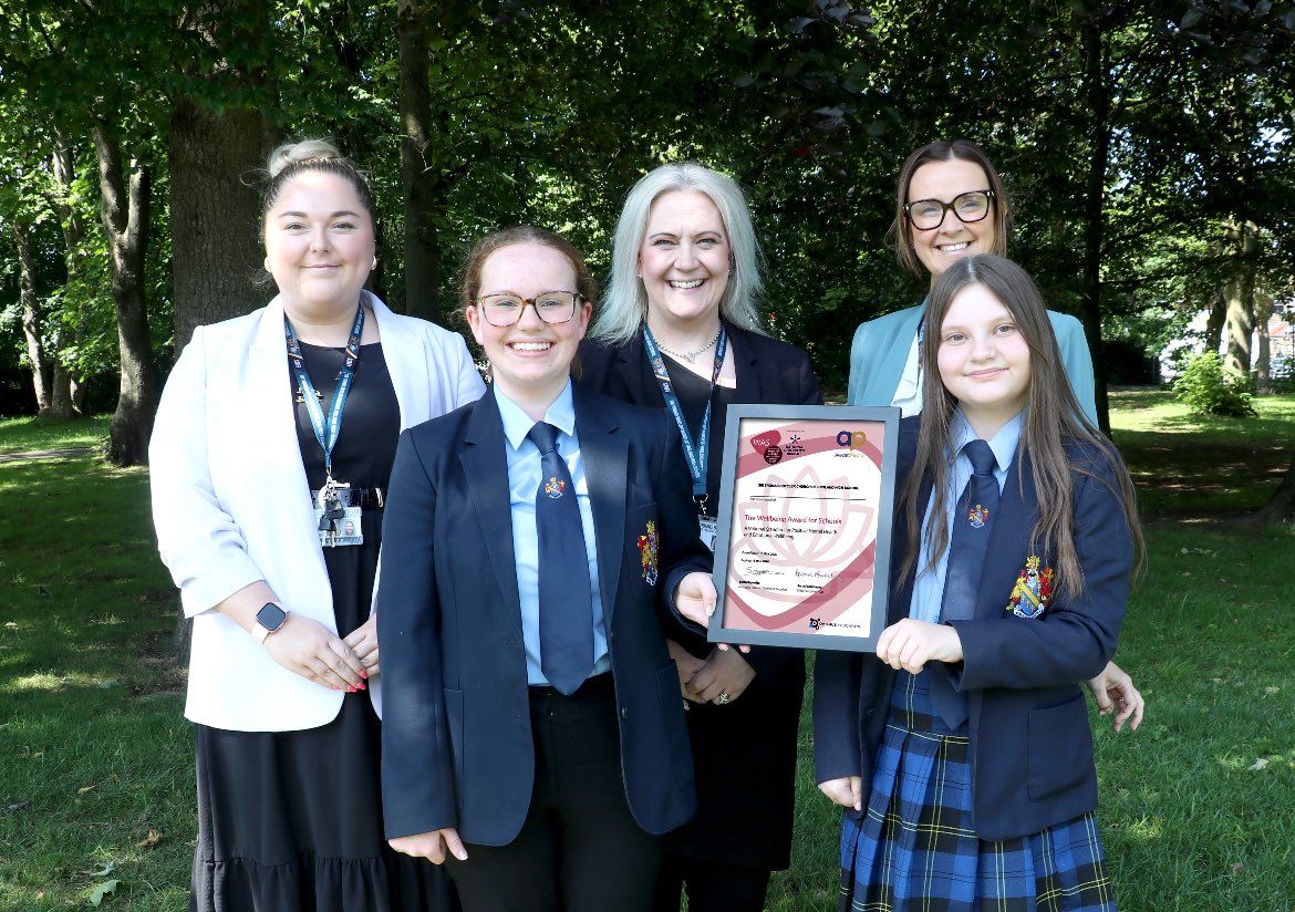 A huge congratulations to Sir Thomas Boteler C of E High School on achieving the Wellbeing Award for Schools! Your dedication to a culture of care, compassion, and support is making a real difference! <a href="/thomasboteler/">Sir Thomas Boteler Church of England High School</a> <a href="/ncbtweets/">National Children's Bureau</a>