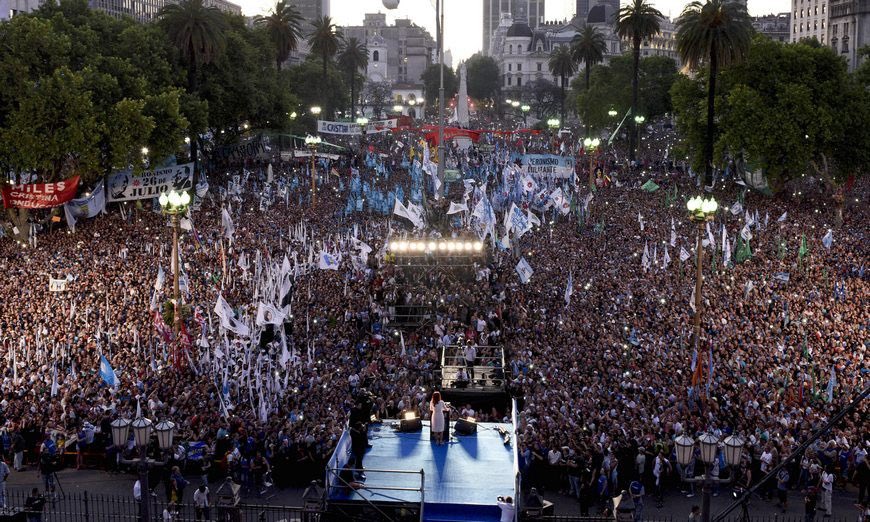 Sos el fuego que no pueden apagar
Sos, para que sigamos siendo

Gracias Cristina✌🏽🤍 allí estaremos en las calles una vez más, por que como bien decis, los pueblos siempre vuelven